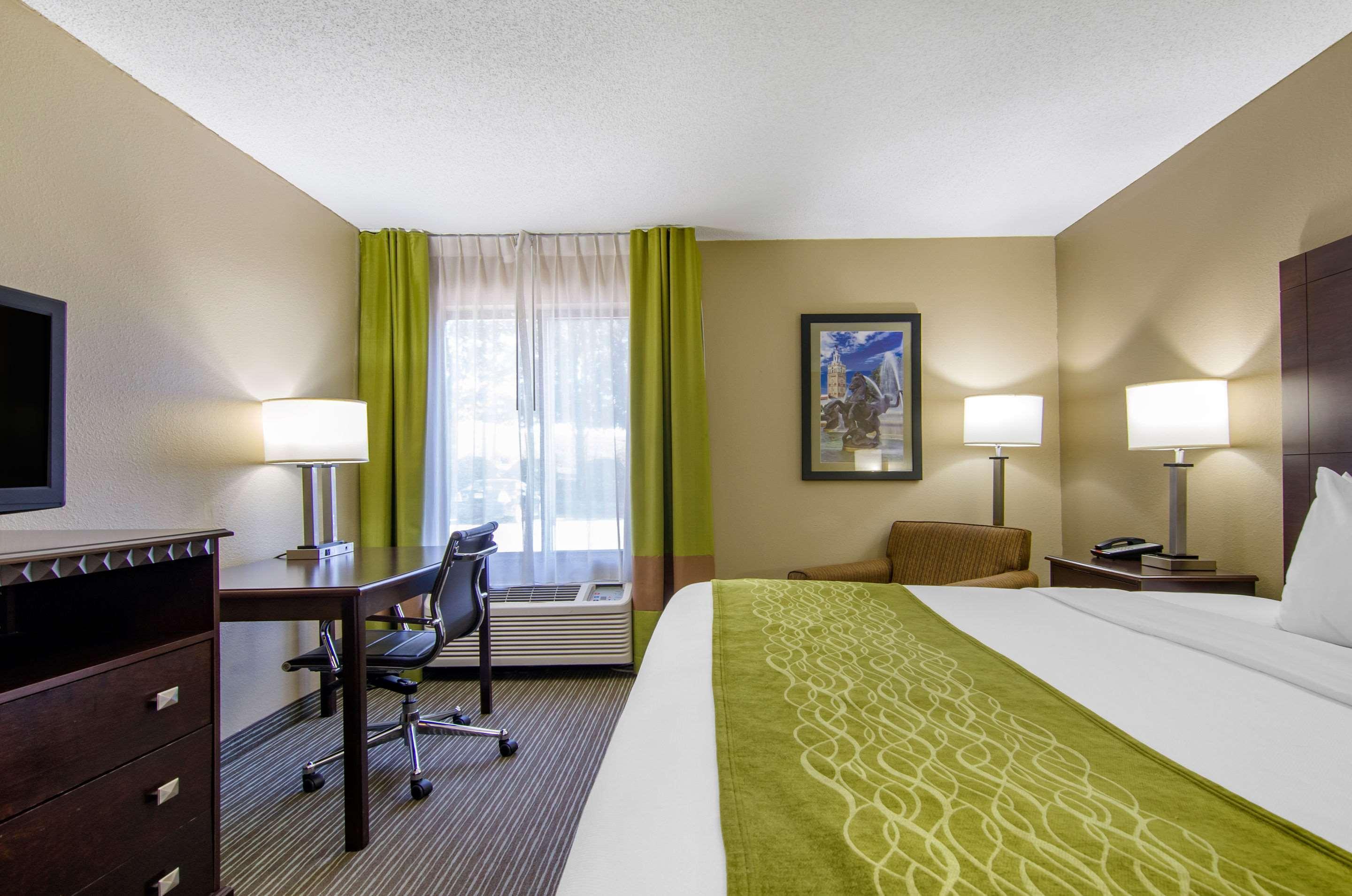 Comfort Inn & Suites Kansas City - Northeast Zewnętrze zdjęcie