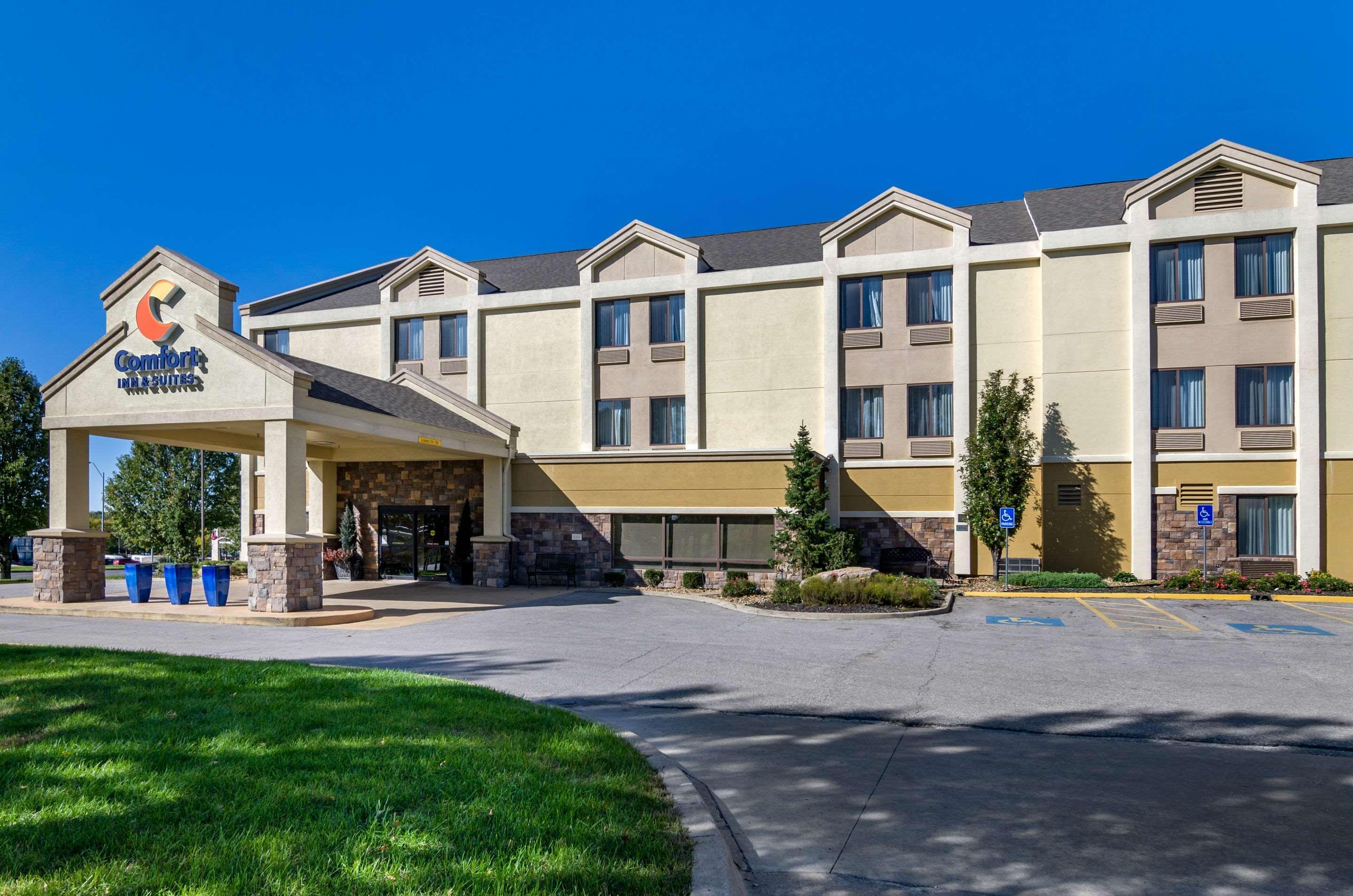 Comfort Inn & Suites Kansas City - Northeast Zewnętrze zdjęcie