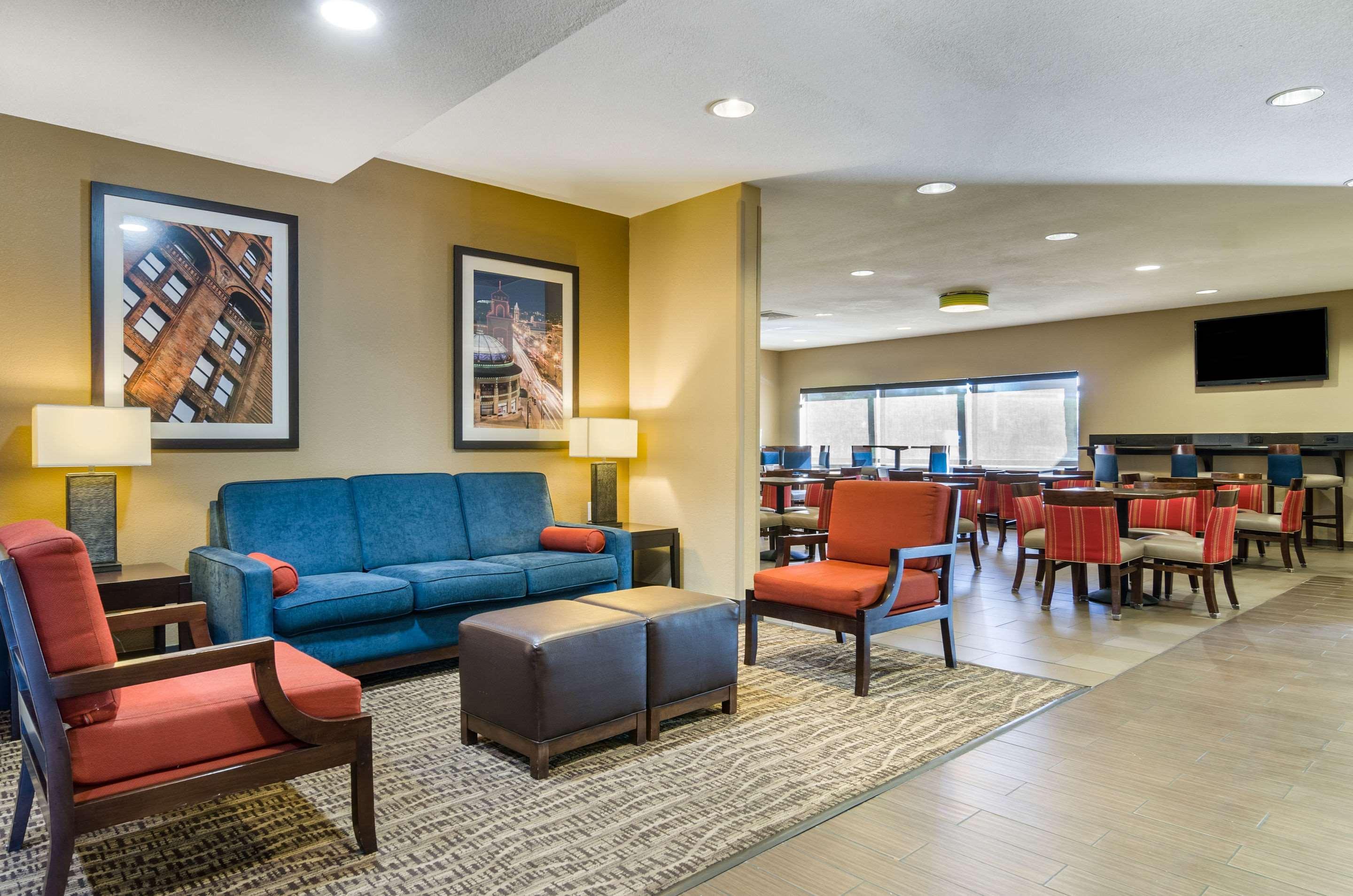 Comfort Inn & Suites Kansas City - Northeast Zewnętrze zdjęcie