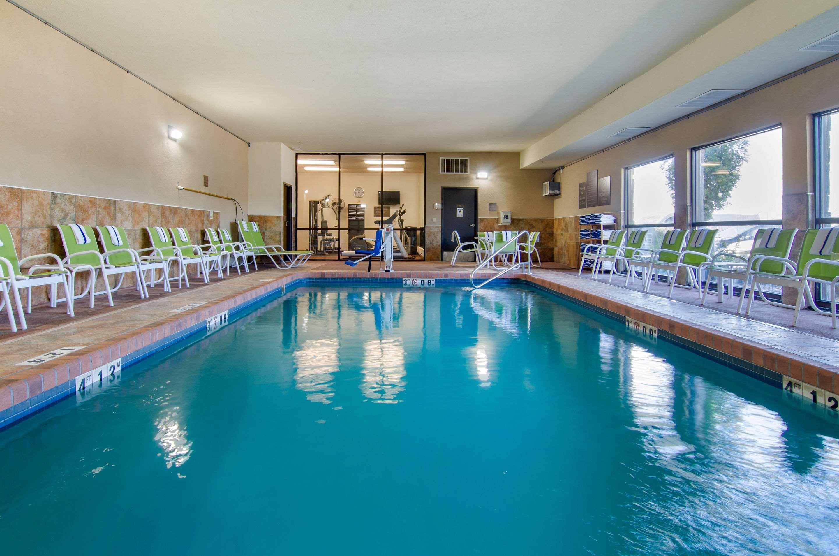 Comfort Inn & Suites Kansas City - Northeast Zewnętrze zdjęcie